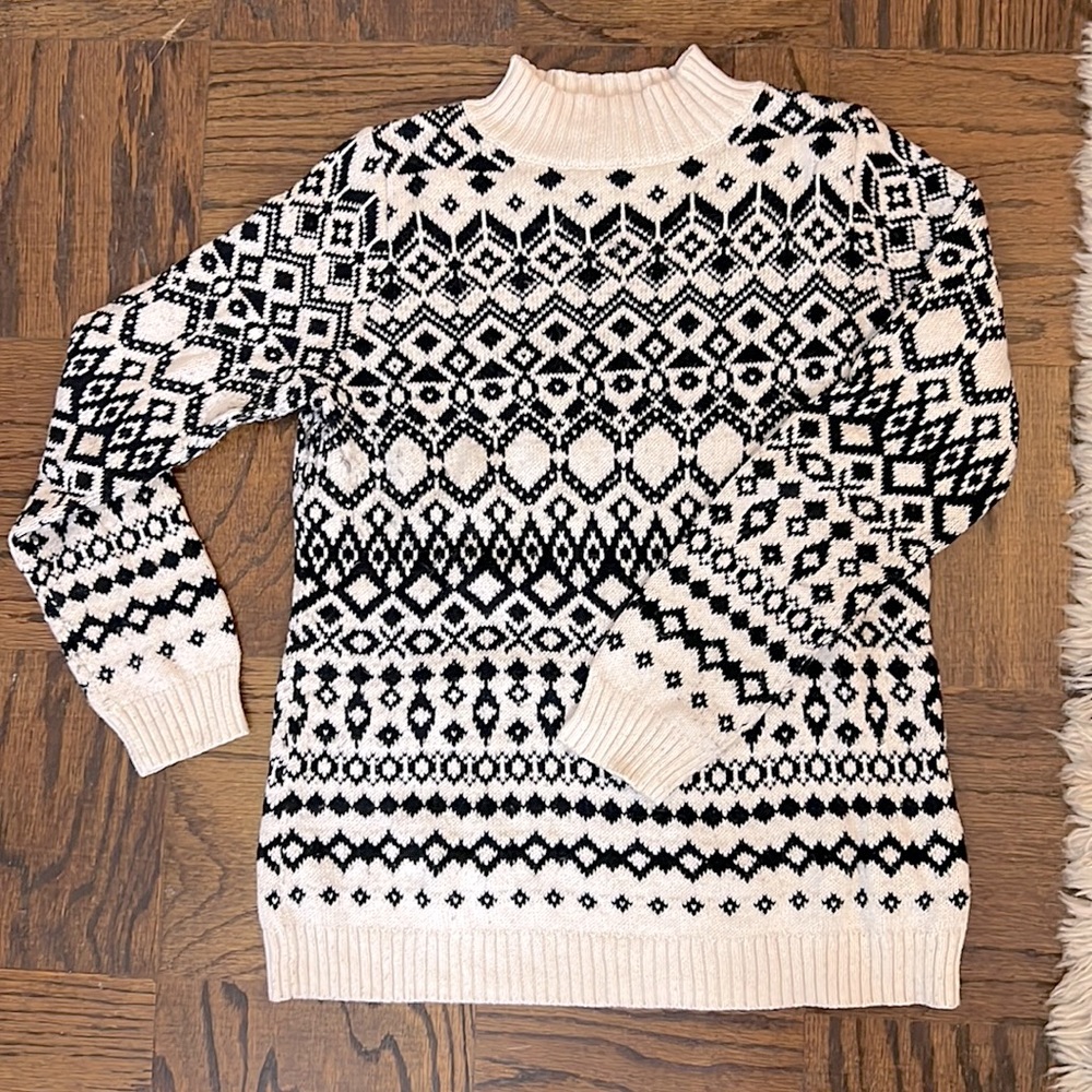 Old Navy Black/Cream Scandinavian Print Sweater